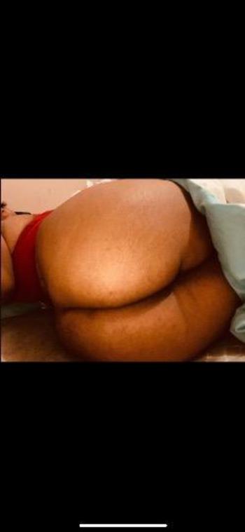 Queen, 24  female escort, Hampton