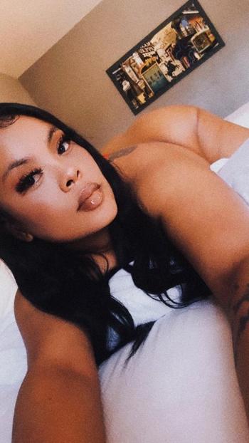 Ming, 27  female escort, Hampton