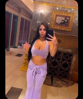 Baby girl, 21  female escort, Hampton